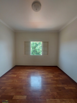 CASA NO BAIRRO MUARAMA