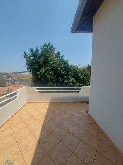 CASA NO BAIRRO MUARAMA