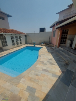 CASA NO BAIRRO MUARAMA