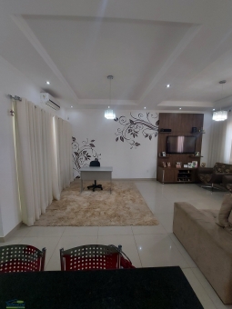 CASA NO BAIRRO PARQUE DAS AROEIRAS