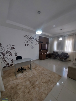 CASA NO BAIRRO PARQUE DAS AROEIRAS