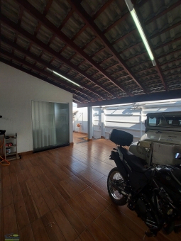 CASA NO BAIRRO PARQUE DAS AROEIRAS