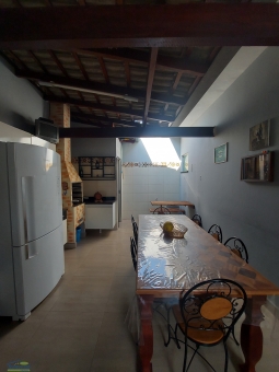 CASA NO BAIRRO PARQUE DAS AROEIRAS