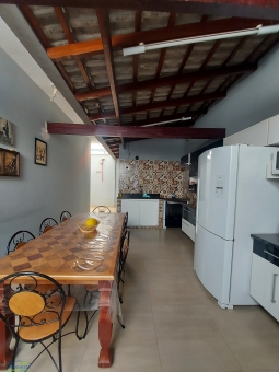 CASA NO BAIRRO PARQUE DAS AROEIRAS