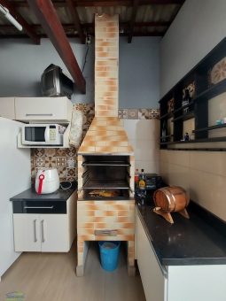 CASA NO BAIRRO PARQUE DAS AROEIRAS
