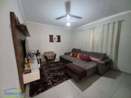 CASA NO JARDIM IT&Aacute;LIA