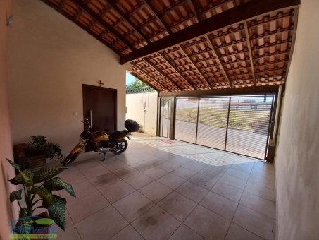 CASA NO JARDIM IT&Aacute;LIA