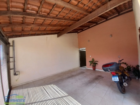 CASA NO JARDIM IT&Aacute;LIA