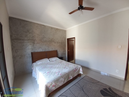 CASA NO JARDIM IT&Aacute;LIA