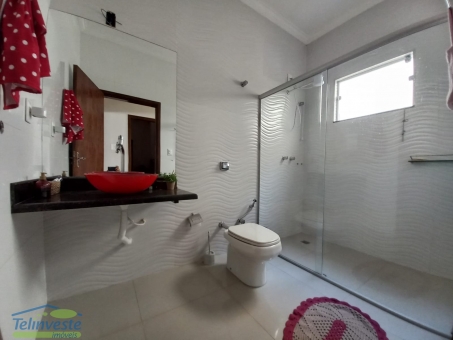 CASA NO JARDIM IT&Aacute;LIA