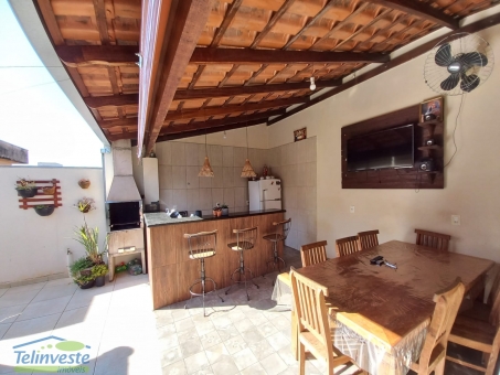 CASA NO JARDIM IT&Aacute;LIA