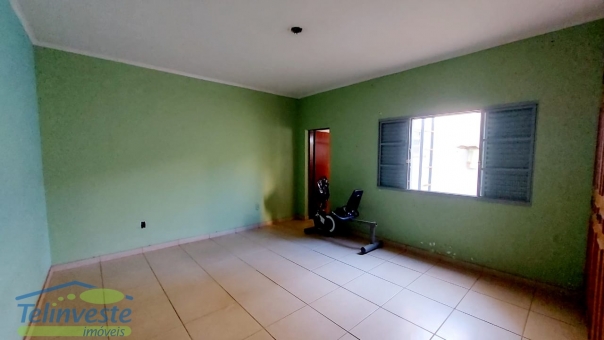 PREDIO COMERCIAL E RESIDENCIAL NO CENTRO