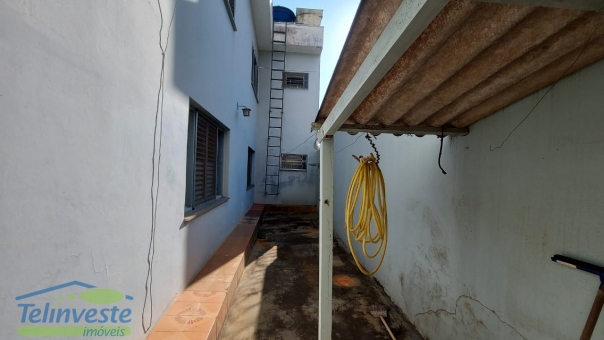 PREDIO COMERCIAL E RESIDENCIAL NO CENTRO