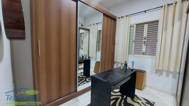 CASA NO BAIRRO CASAR&Atilde;O EM PASSOS MG