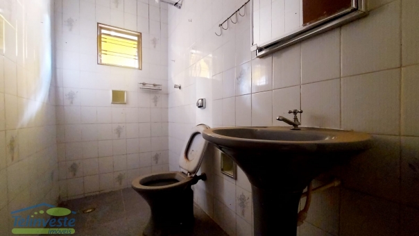 CASA+COMODO COMERCIAL NO BAIRRO COLEGIO DE PASSOS 