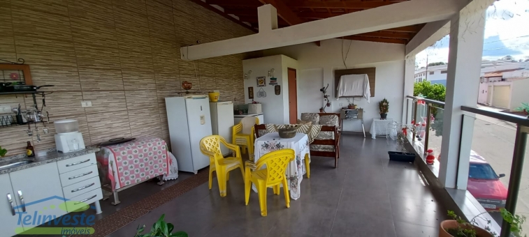 CASA NO RECANTO DA TEKA