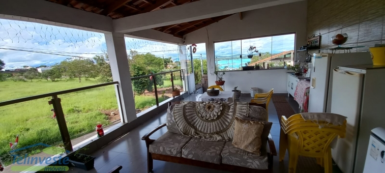 CASA NO RECANTO DA TEKA