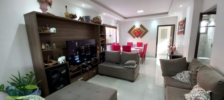 CASA NO RECANTO DA TEKA