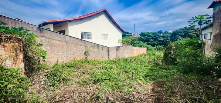 Lote - Bairro Candeias