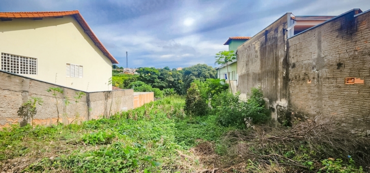 Lote - Bairro Candeias