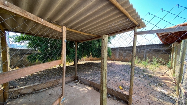 CASA A VENDA NO BAIRRO SAO FRANCISCO