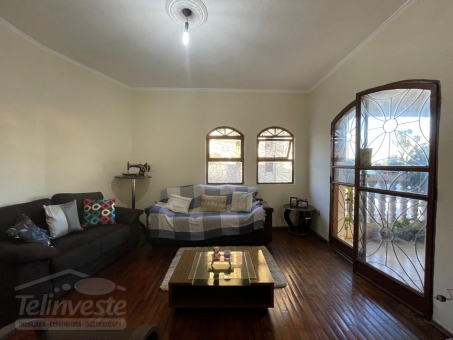 CASA PR&Oacute;XIMO AO CENTRO A VENDA
