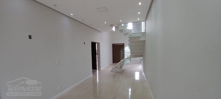 CASA NO CONDOM&Iacute;NIO MONTE BELO