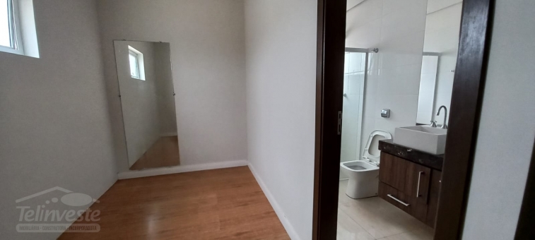 CASA NO CONDOM&Iacute;NIO MONTE BELO