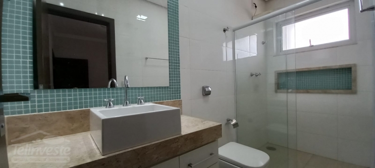CASA NO CONDOM&Iacute;NIO MONTE BELO