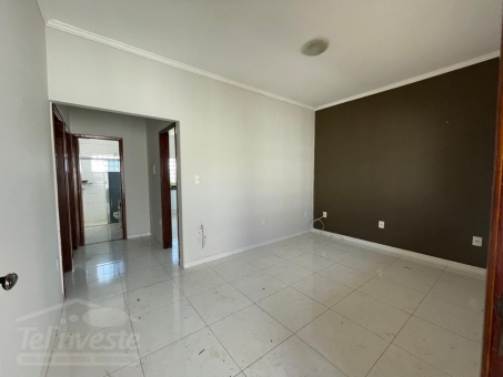 CASA NO ALTO DOS NOBRES