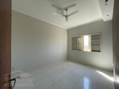 CASA NO ALTO DOS NOBRES