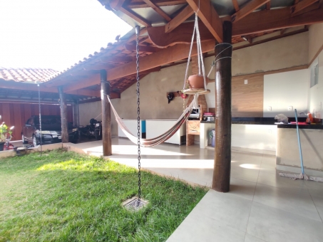 CASA JARDIM DOS PINHEIROS
