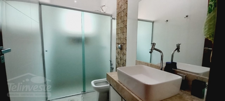 CASA NO ALTO DOS NOBRES