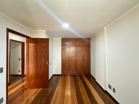 EXCELENTE APARTAMENTO A VENDA NO CENTRO 
