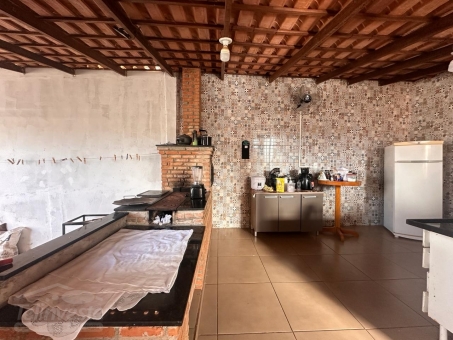 CASA A VENDA NO BAIRRO SANTA LUZIA 