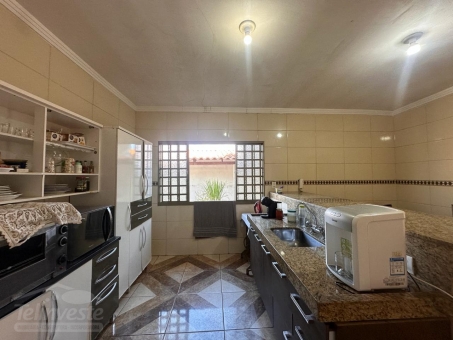 CASA A VENDA NO BAIRRO SANTA LUZIA 