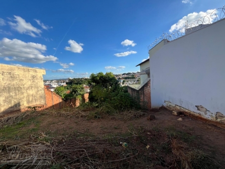 Lote no Jardim Sat&eacute;lite