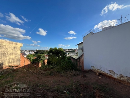 Lote no Jardim Sat&eacute;lite