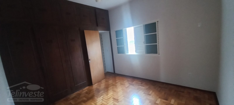 CASA NO BAIRRO BARRINHA
