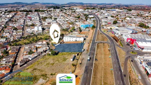 &Aacute;REA AS MARGENS DA RODOVIA MG-050 EM  PASSOS-MG