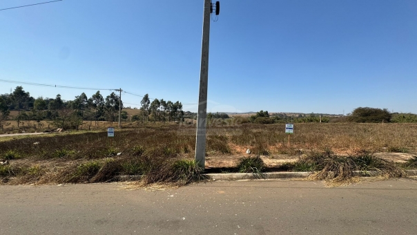 2 Lotes &agrave; venda na rua da faculdade Athenas