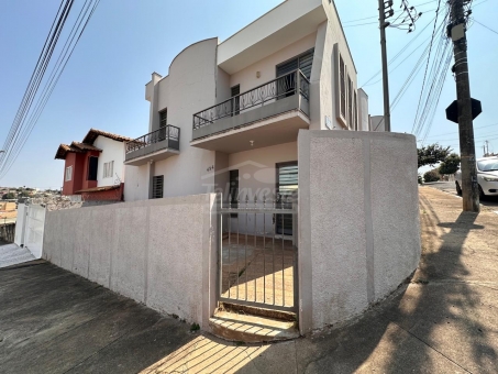 EXCELENTE SOBRADO A VENDA NO MUARAMA