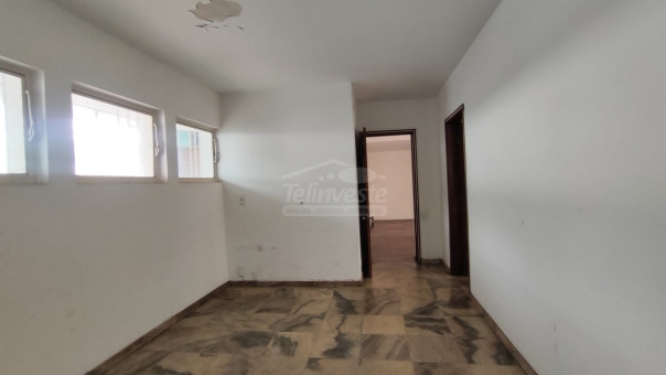 Excelente Casa Comercial - Centro