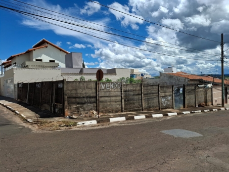 LOTE DE ESQUINA NO EXPOSI&Ccedil;&Atilde;O