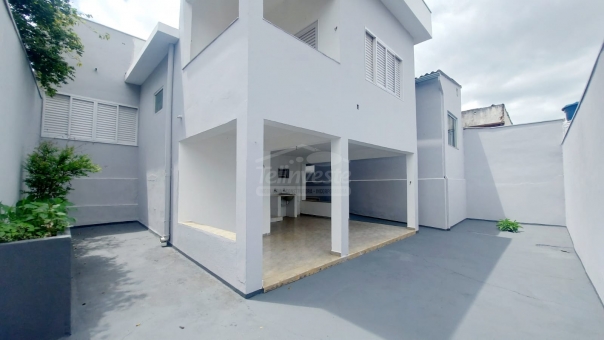 CASA NO BAIRRO BELA VISTA EM PASSOS MG