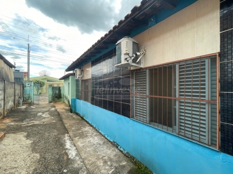 CASA NO COL&Eacute;GIO DE PASSOS 
