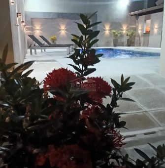 CASA NO CENTRO COM  PONTO COMERCIAL