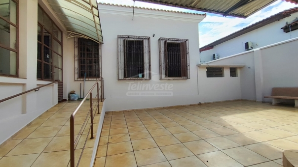 Excelente Casa Comercial - Centro
