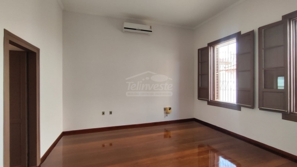 Excelente Casa Comercial - Centro