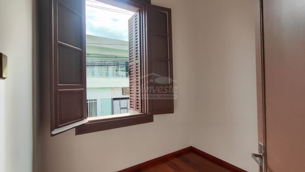 Excelente Casa Comercial - Centro